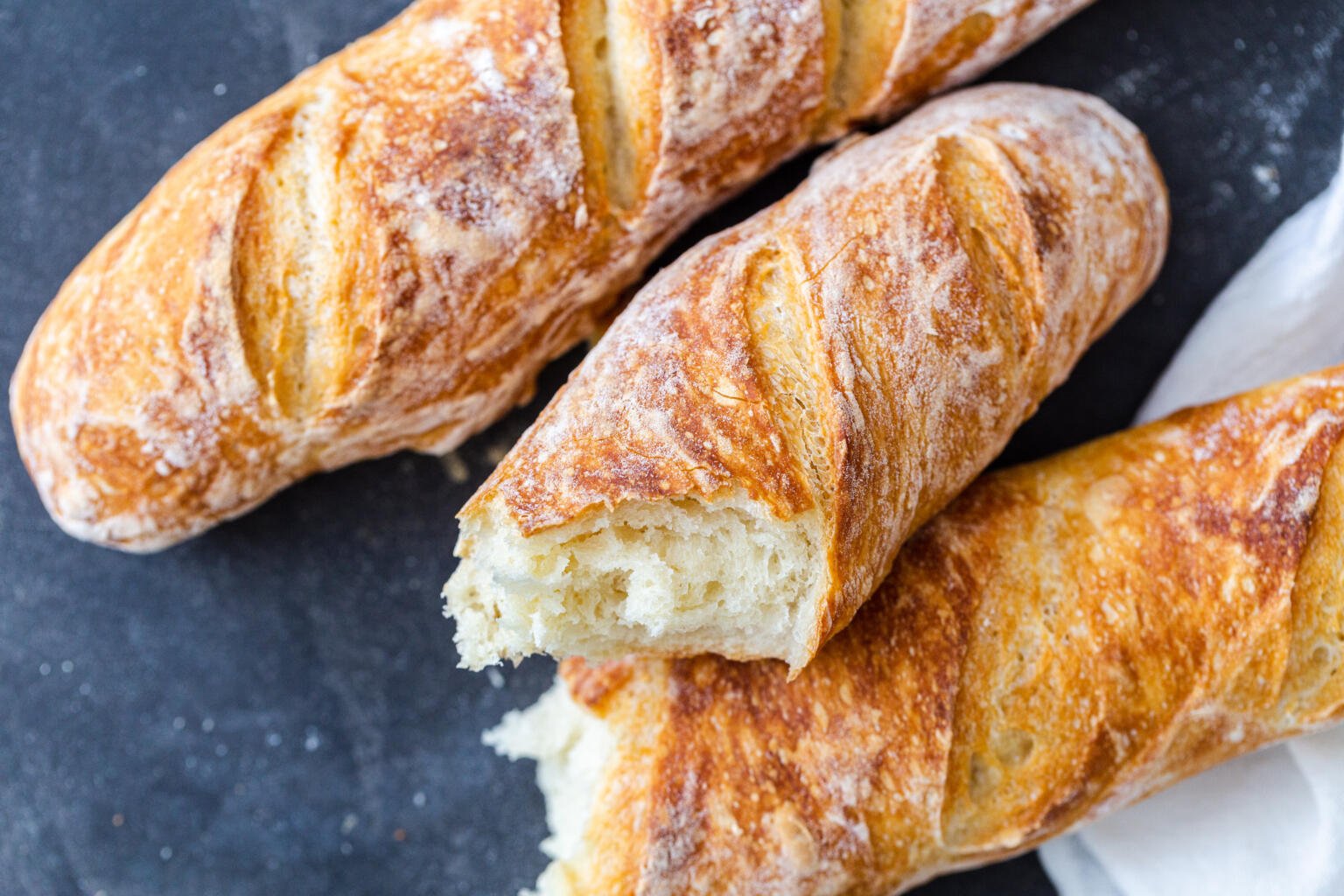 Baguette (The Easiest Recipe) - Momsdish