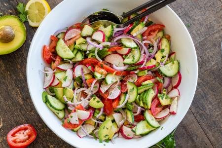 Fresh Avocado Salad (Video) - Momsdish