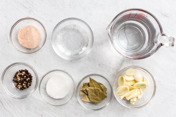 Ingredients for the pickled mushrooms