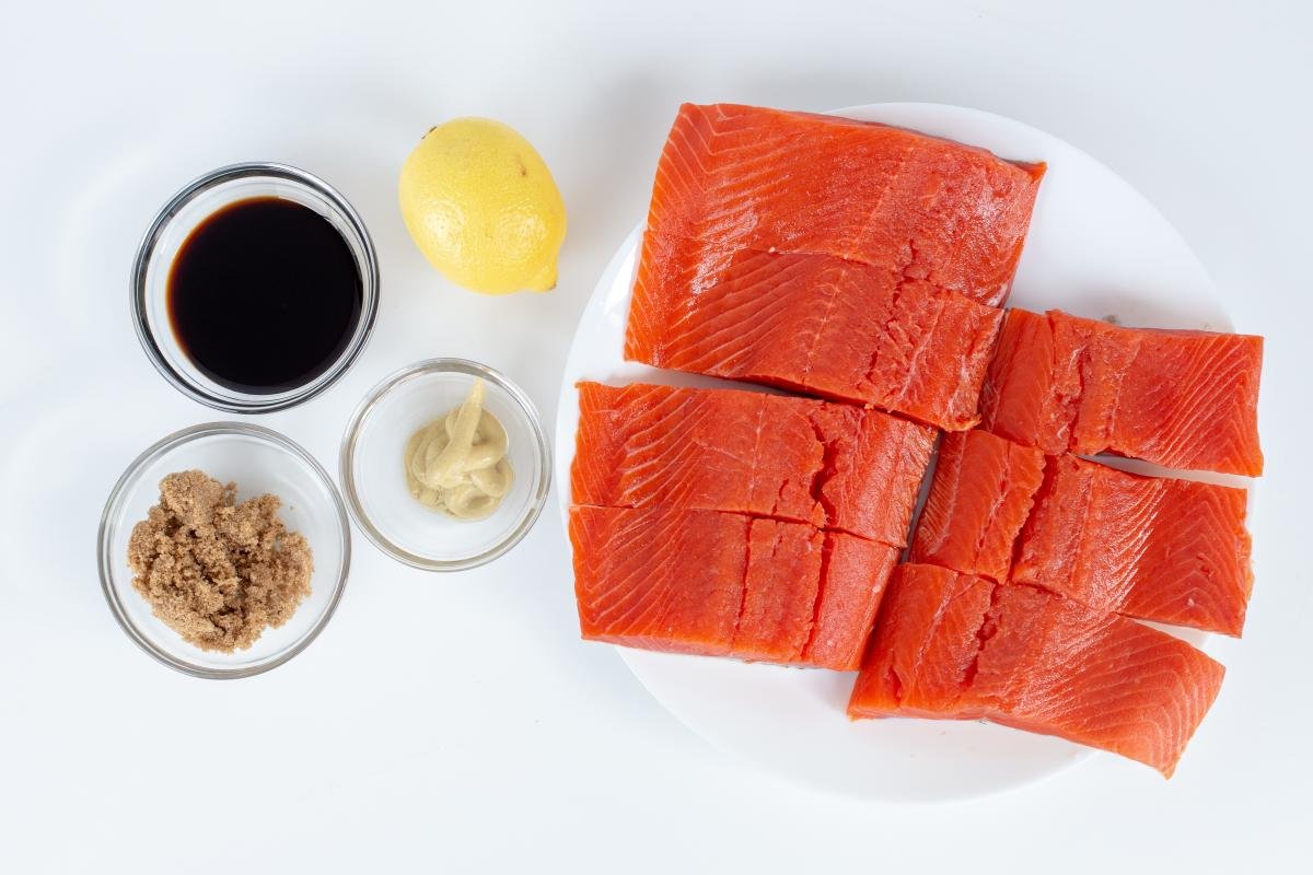 Brown Sugar Glazed Salmon Recipe - Momsdish