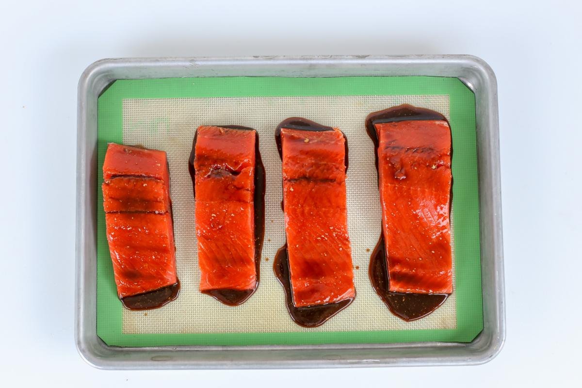 Brown Sugar Glazed Salmon Recipe - Momsdish