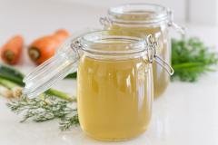 Easy Homemade Chicken Broth - Momsdish