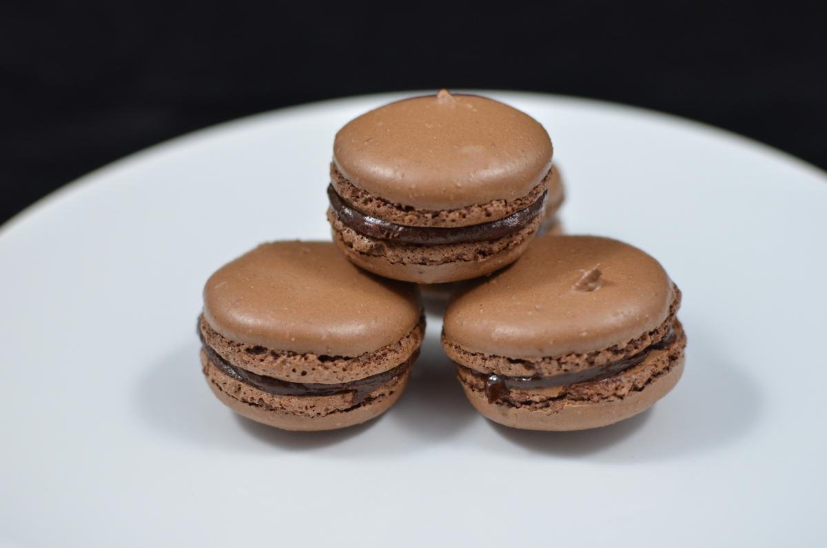 Chocolate Macarons - Momsdish