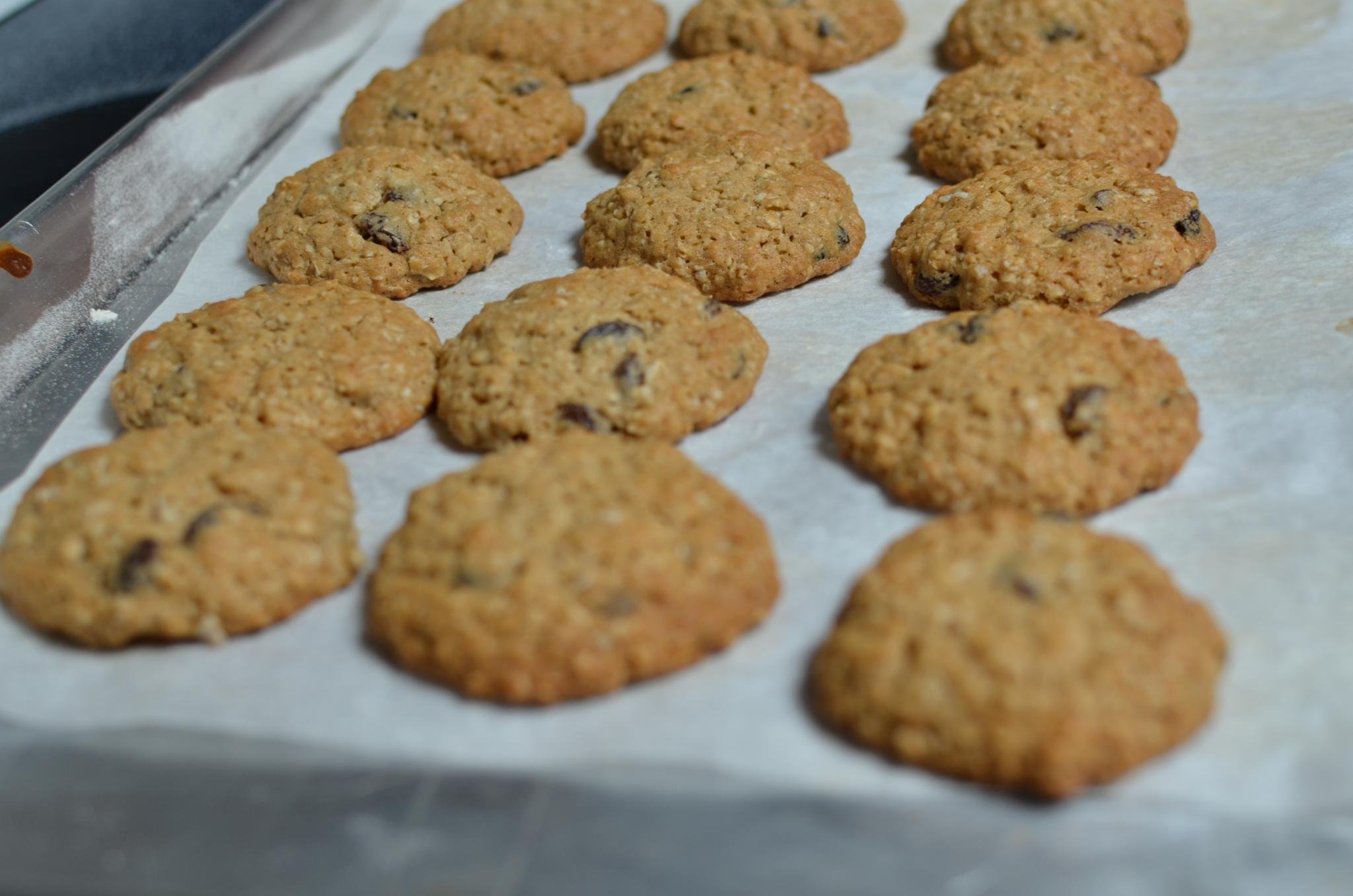 Oatmeal Raisin Cookies Momsdish