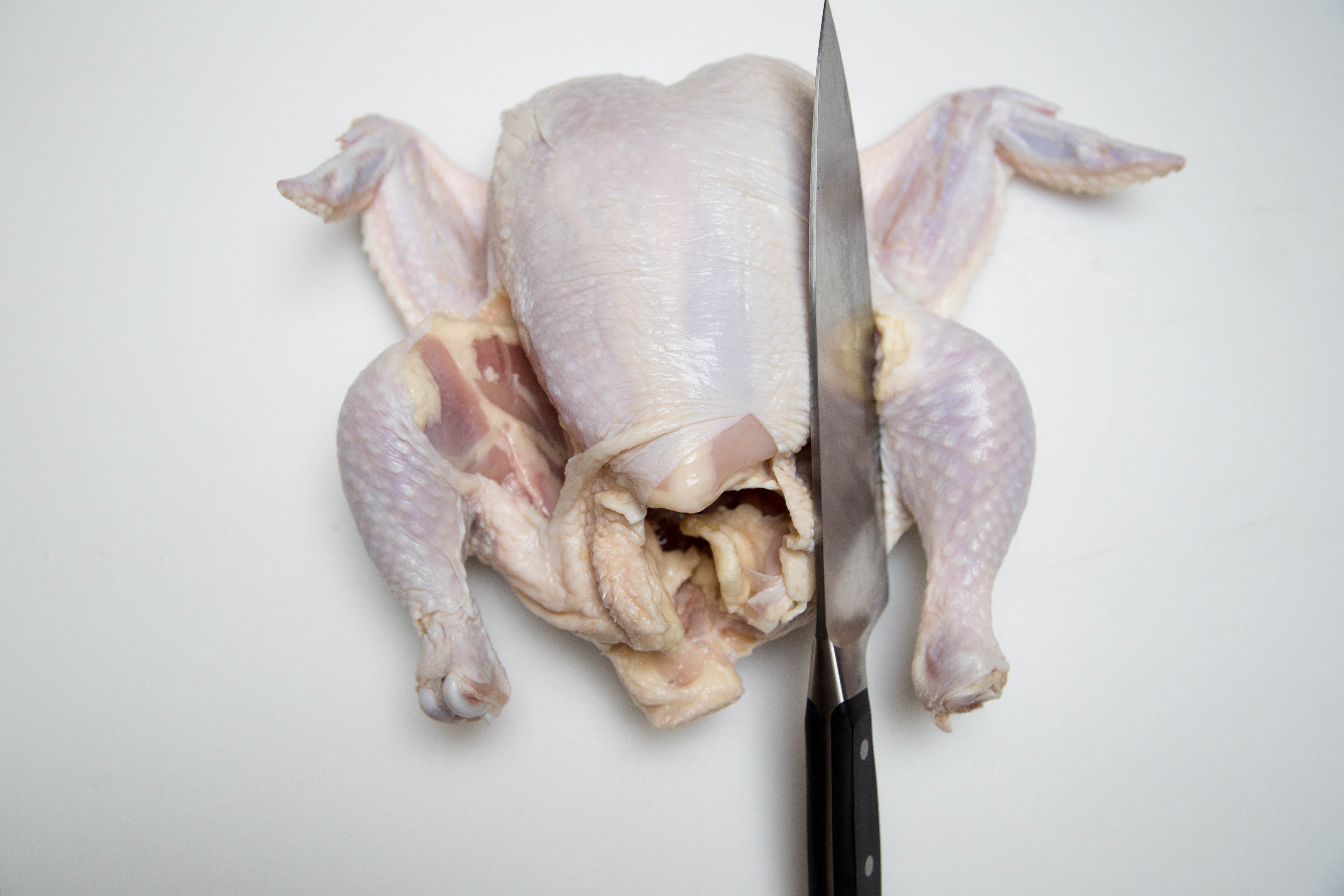 How to Cut Up a Whole Chicken - Momsdish