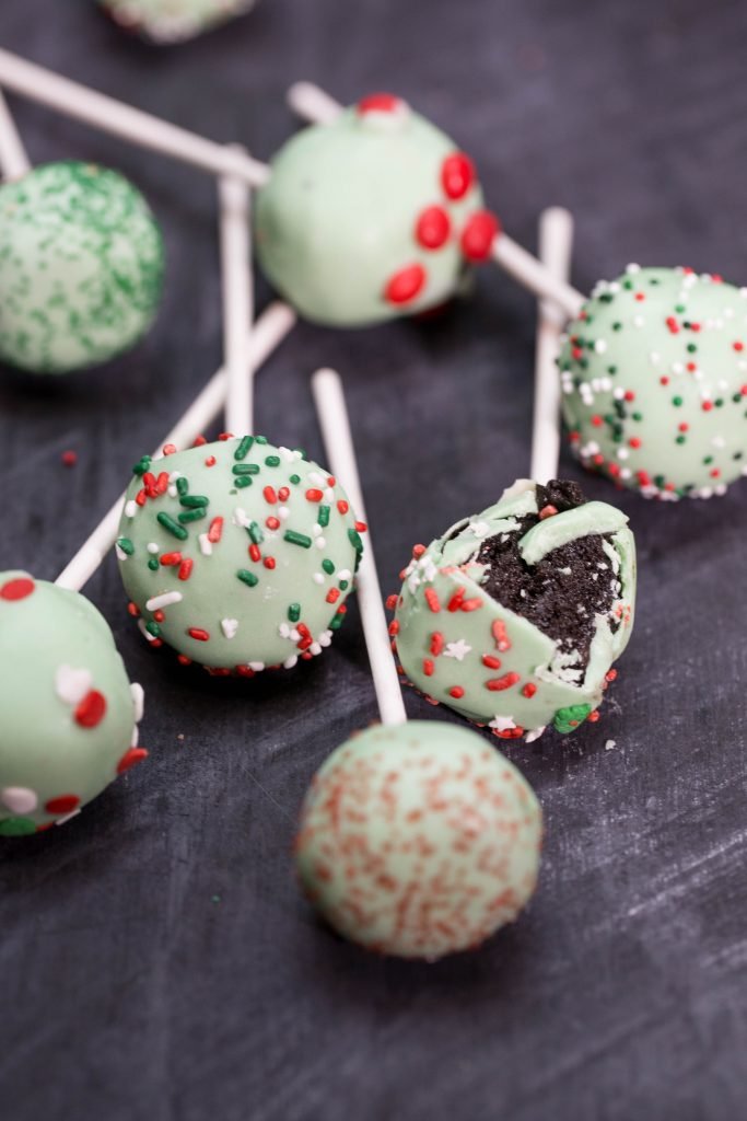 grinch cake pops