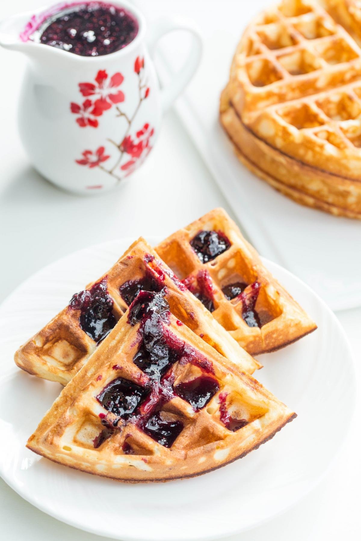 Quick Buttermilk Waffles - Momsdish
