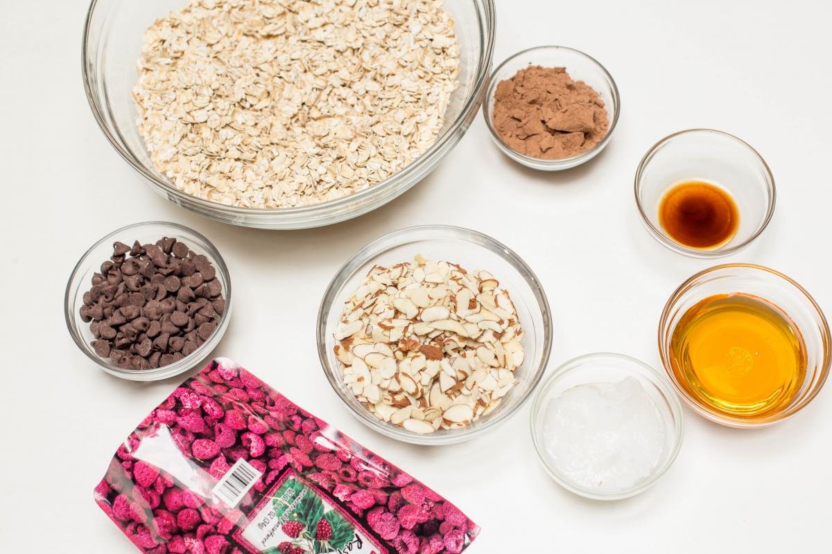 Chocolate Raspberry Granola Recipe Momsdish