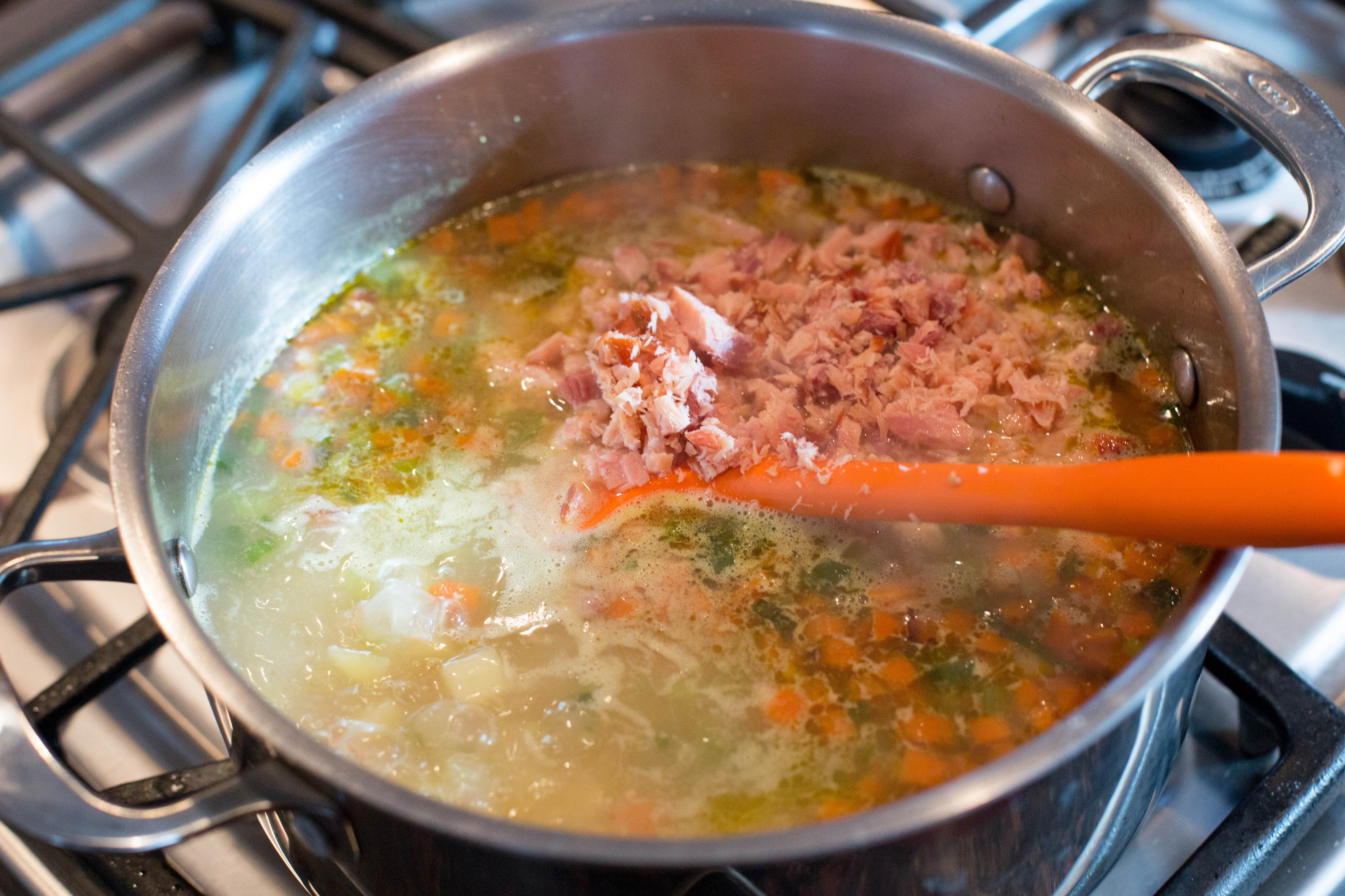 Сколько минут варится суп. Супы с копченой семгой. Суп с копченой красной рыбой. Суп по-веракрусски. Вкуснейший суп с сёмгой.