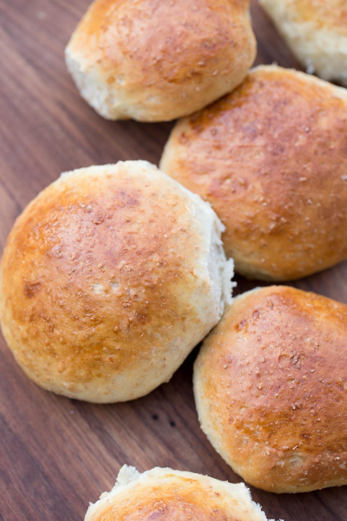 no-knead-bread-buns-momsdish