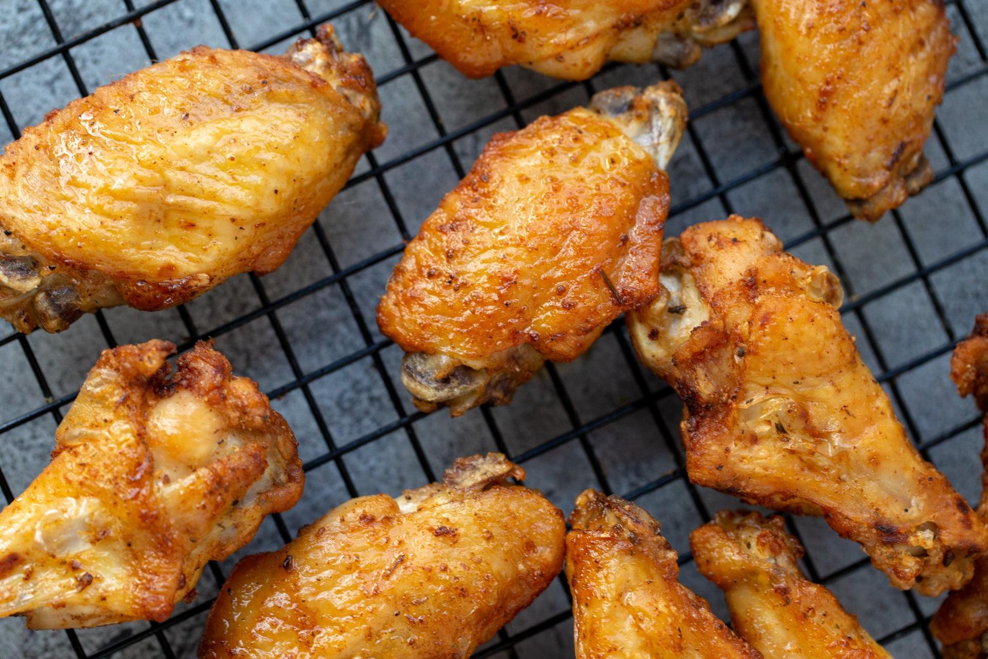 kitchen and table air fryer chicken wings