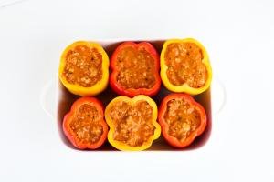 Stuffed bell peppers with lasagna mixture