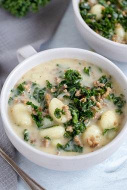 One-Pot Zuppa Toscana Soup (Olive Garden Copycat) - Momsdish