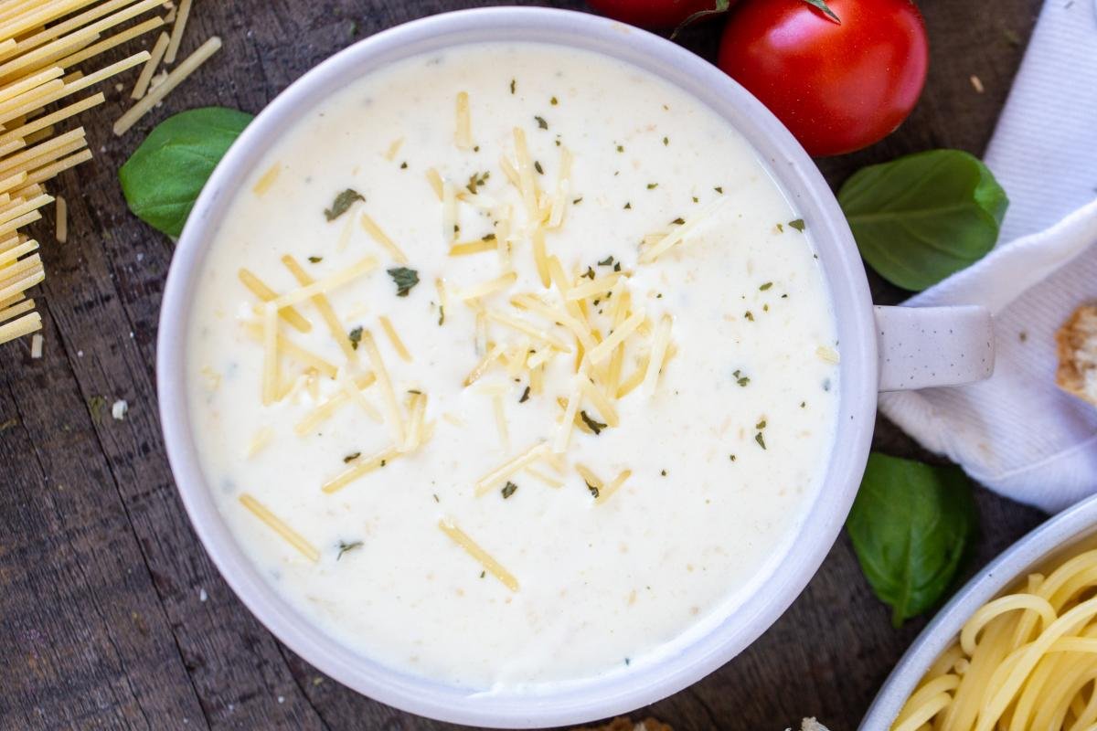 Easy Alfredo Sauce (5 Minutes) Momsdish