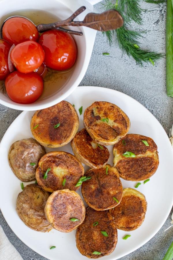 New Potatoes with Bacon & Herbs (aka Baby Potatoes) - Momsdish