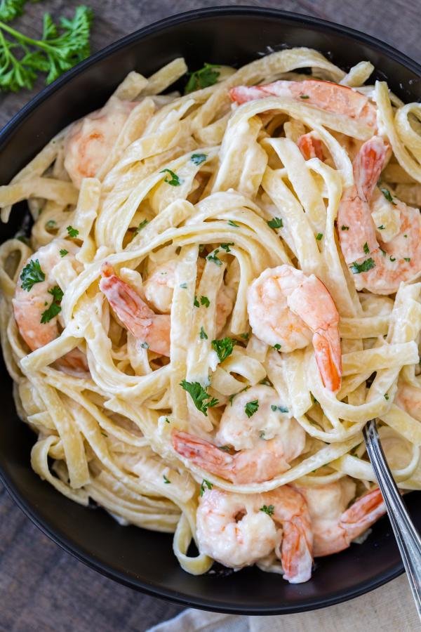 Creamy Shrimp Scampi in a Bowl