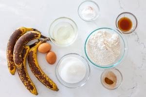 Ingredients for the banana bread