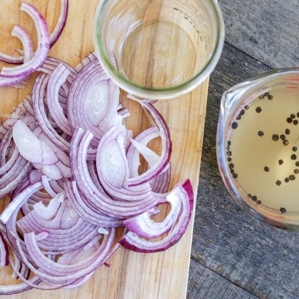 Sliced onions and marinate