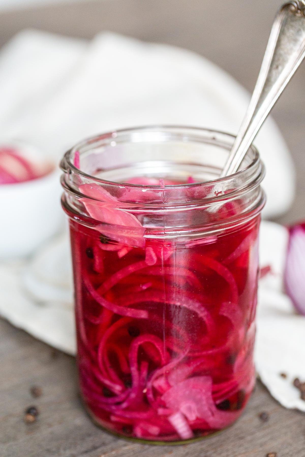 Make Pickled Onions in Just 15 Minutes - Momsdish