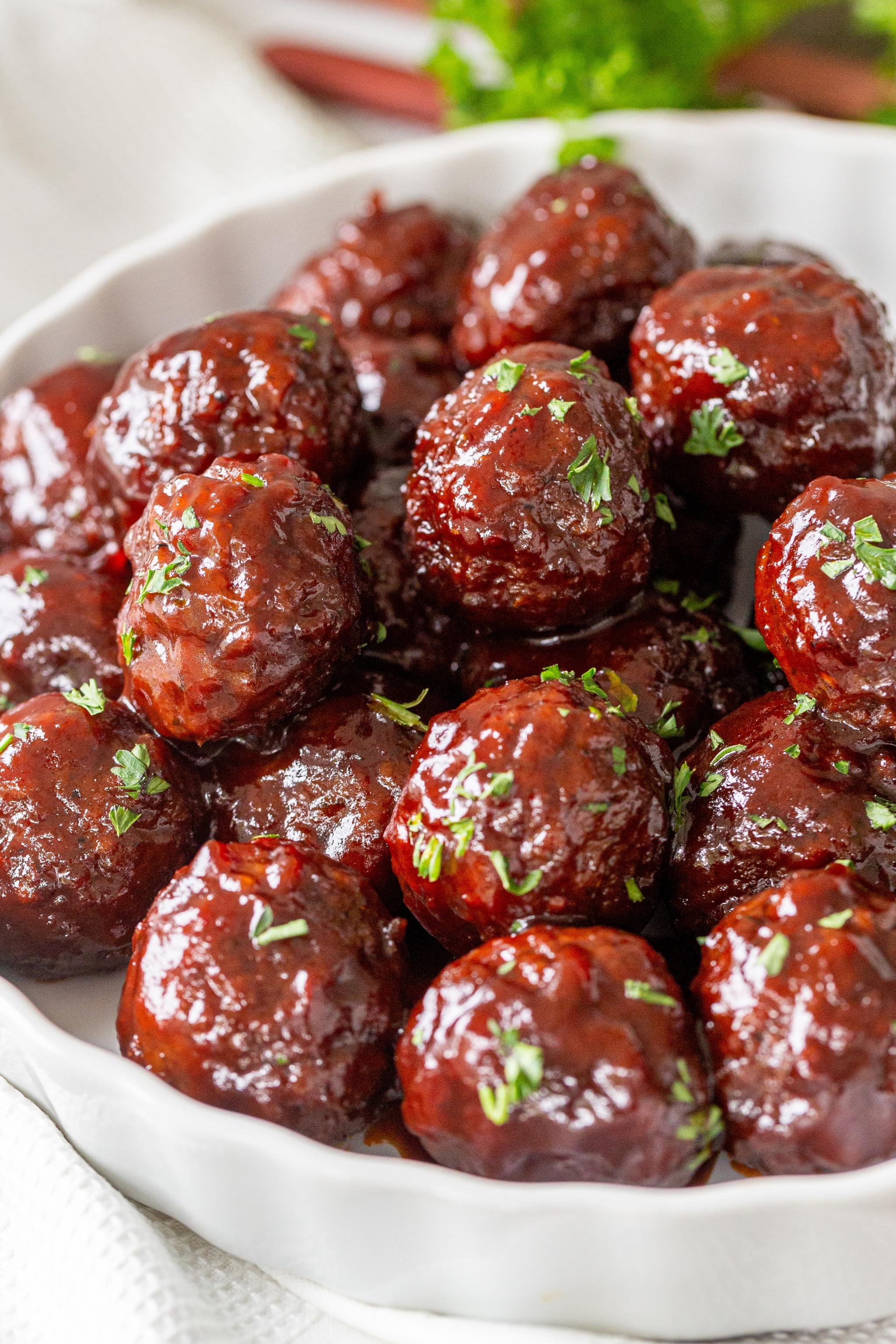 Grape Jelly Meatballs (5-minute Appetizer) - Momsdish