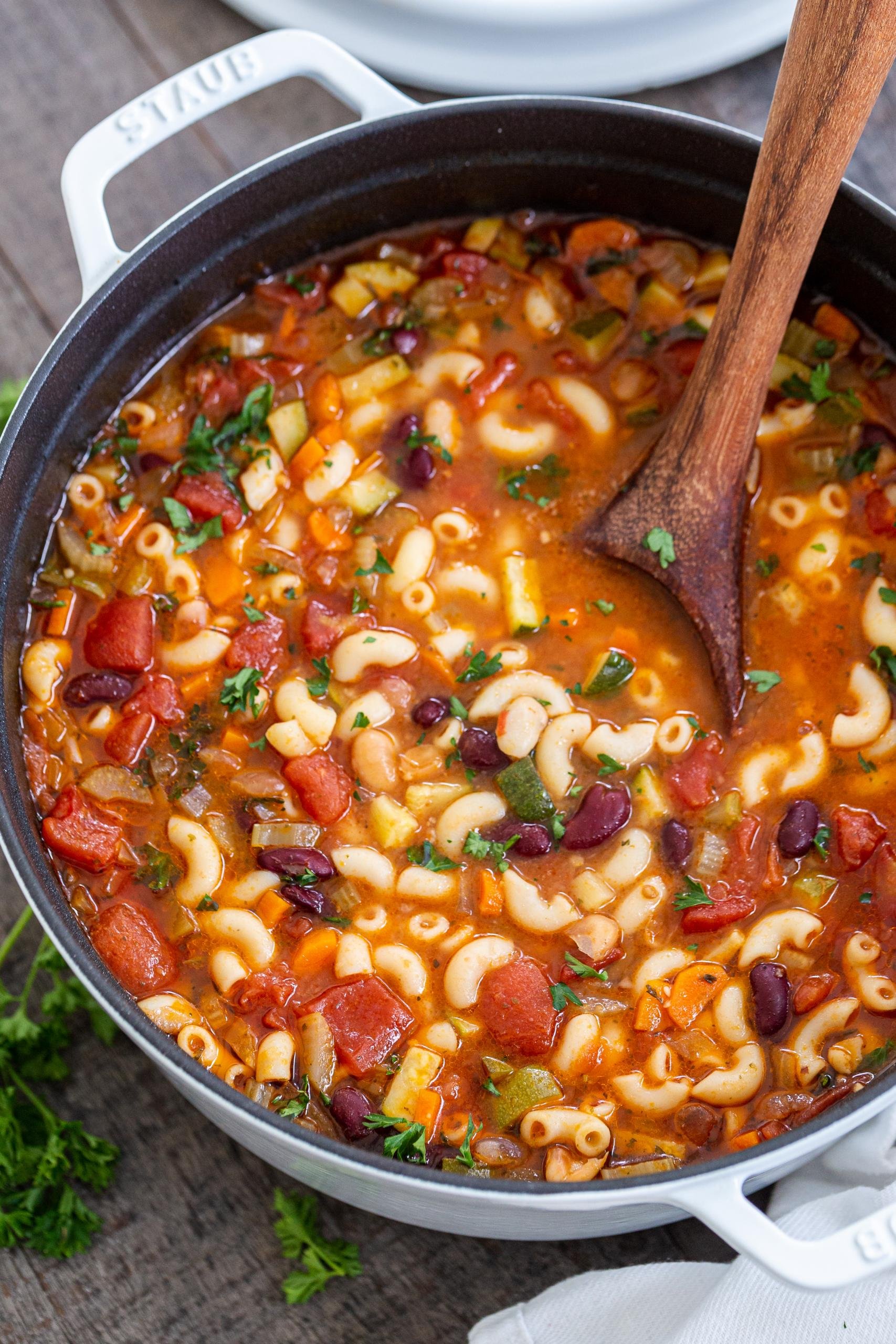 Easy Crockpot Minestrone Soup - Vegan