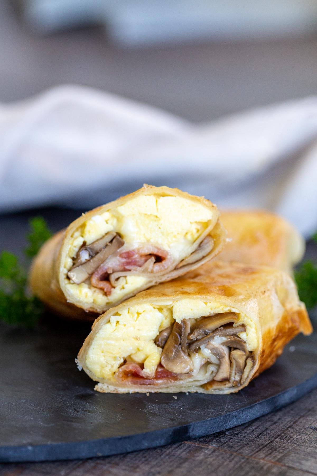 Easy Breakfast Burrito Recipe - Momsdish