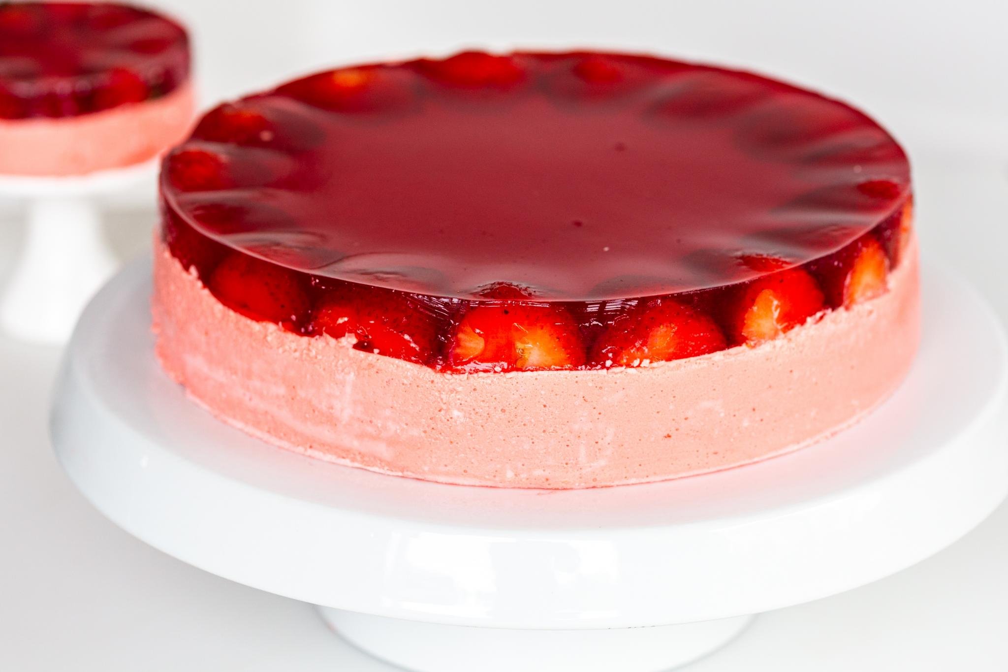 Strawberry Jello Cake (Only 3 Ingredients) - Momsdish