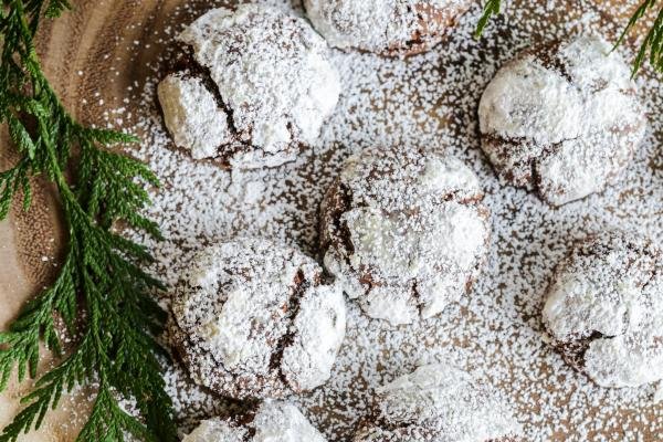Chocolate Crinkle Cookies on a tray