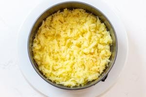 Potatoes in a salad mold