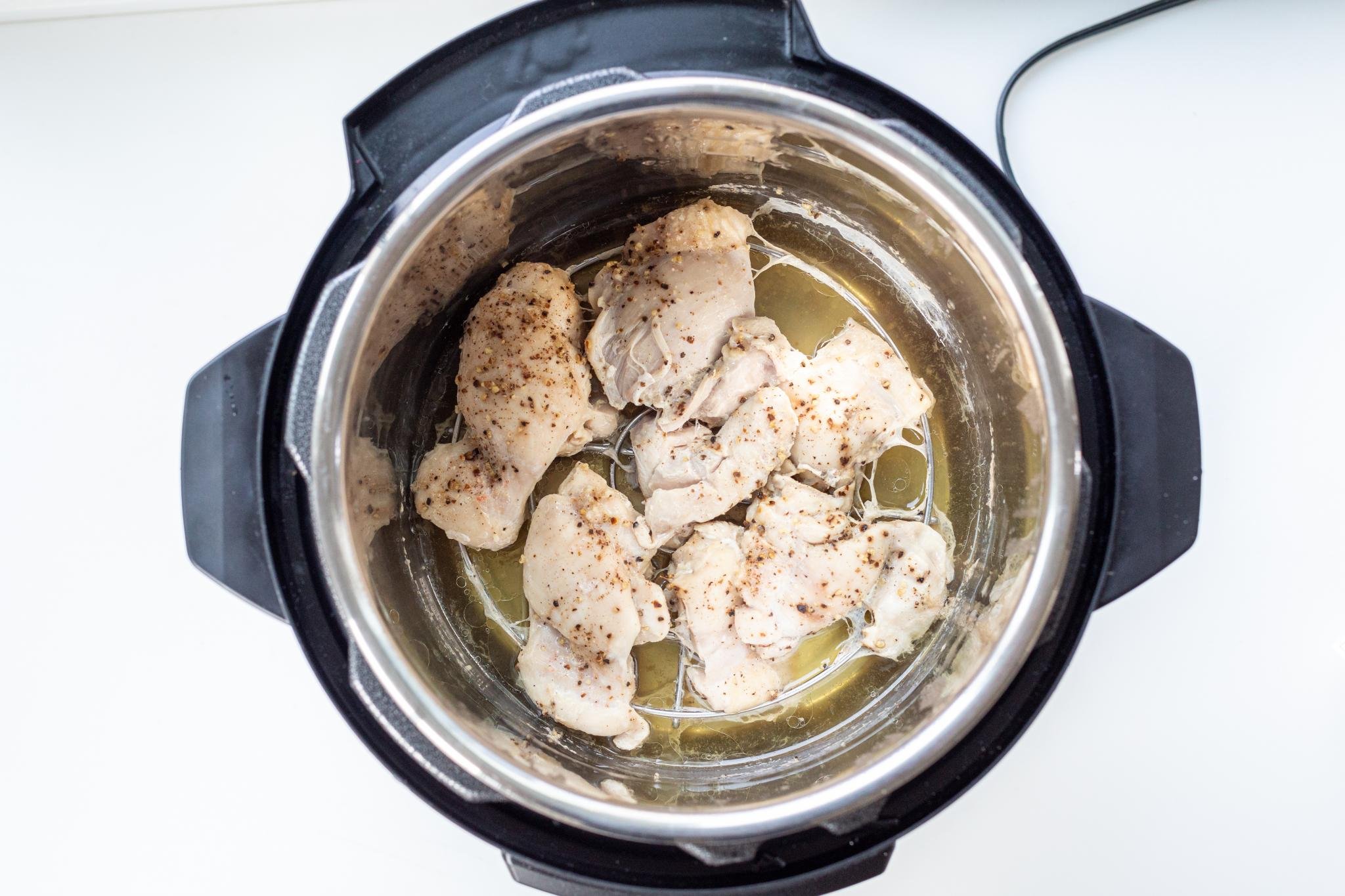 how much liquid in instant pot for chicken