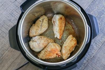 Browned chicken in an instant pot