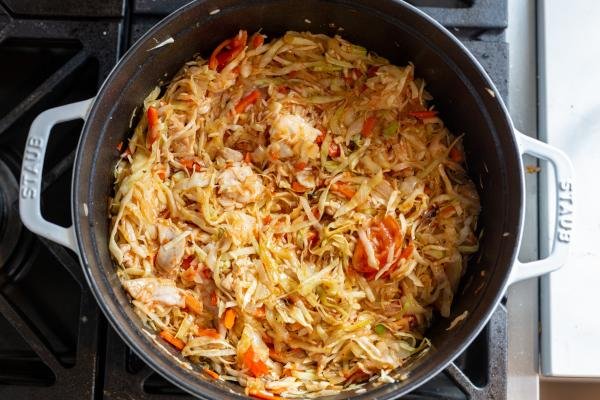 One Pan Braised Cabbage With Rice - Momsdish