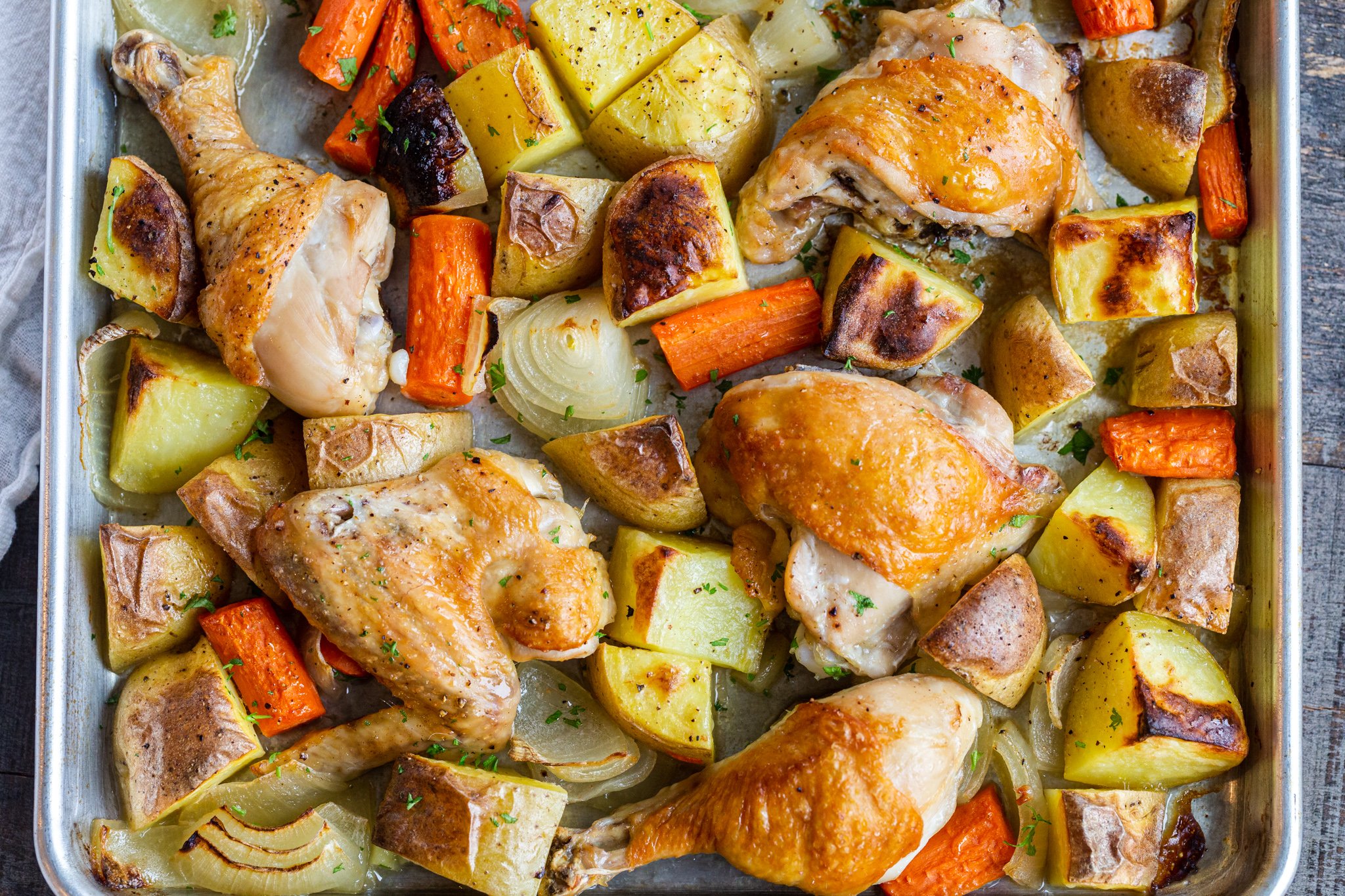 One-Pan Roasted Chicken & Potatoes - Momsdish