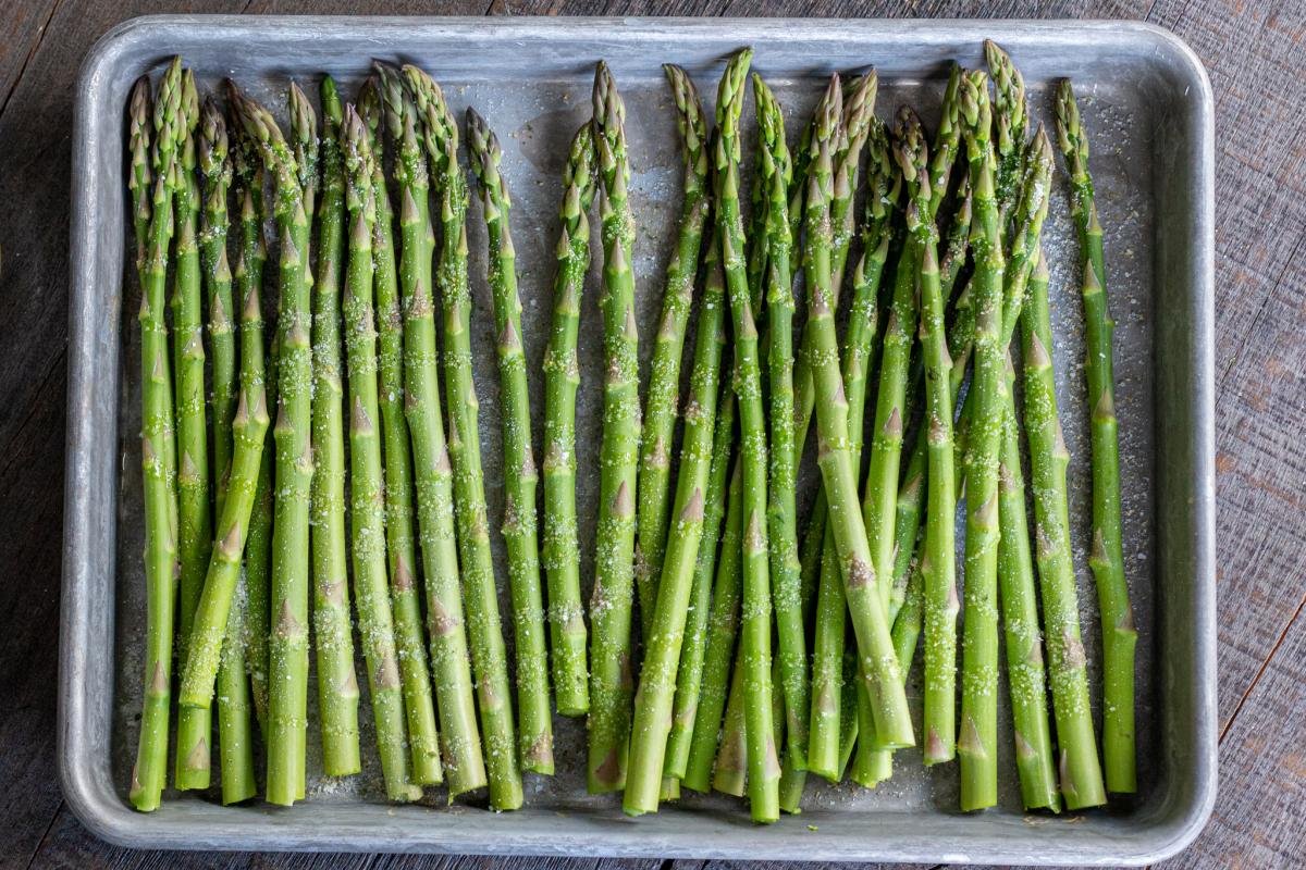 OvenRoasted Asparagus (3 Ingredients) Momsdish