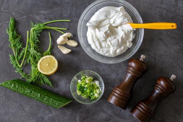 ingredietns for the Tzatziki Sauce