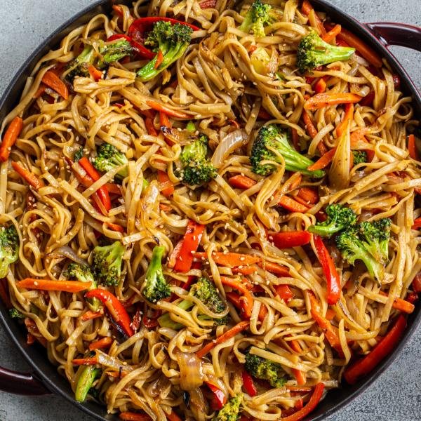 veggie lo mein a a skillet
