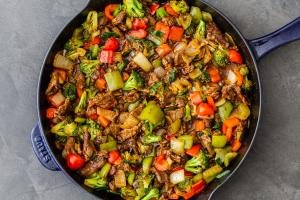 Hunan beef in a pan