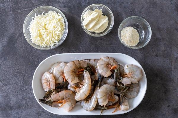 ingredients for the baked cheesy shrimp