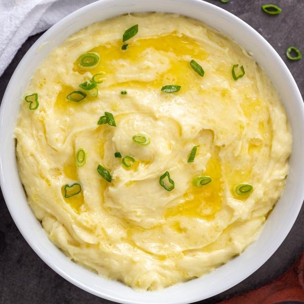 Mashed potatoes om a bowl