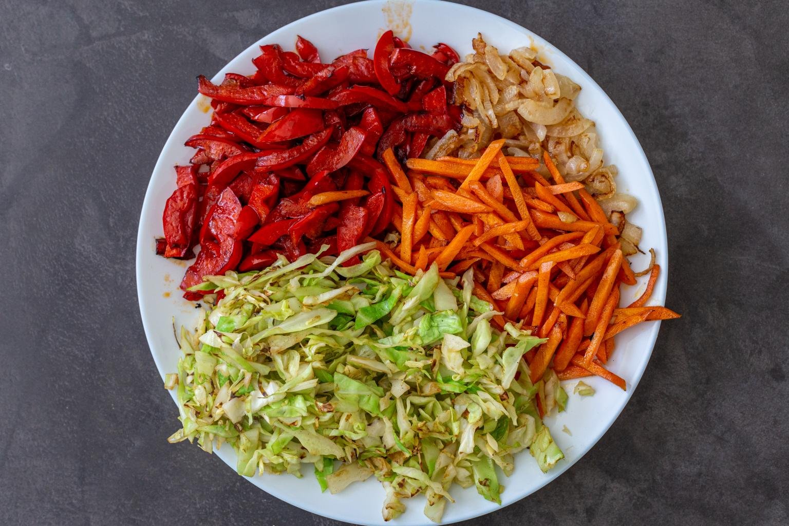 Simple Yakisoba Noodles Recipe - Momsdish