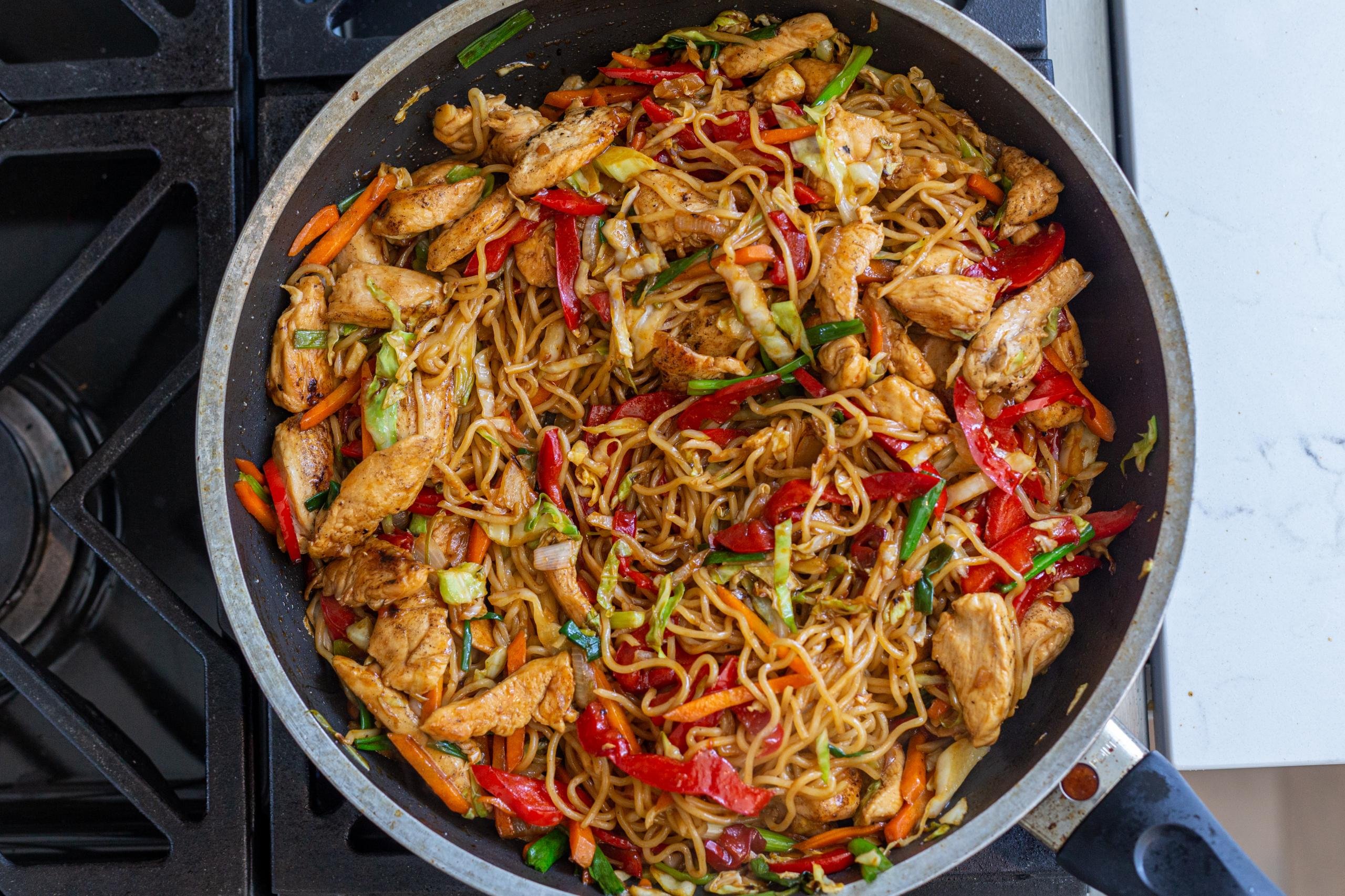 Simple Yakisoba Noodles Recipe - Momsdish