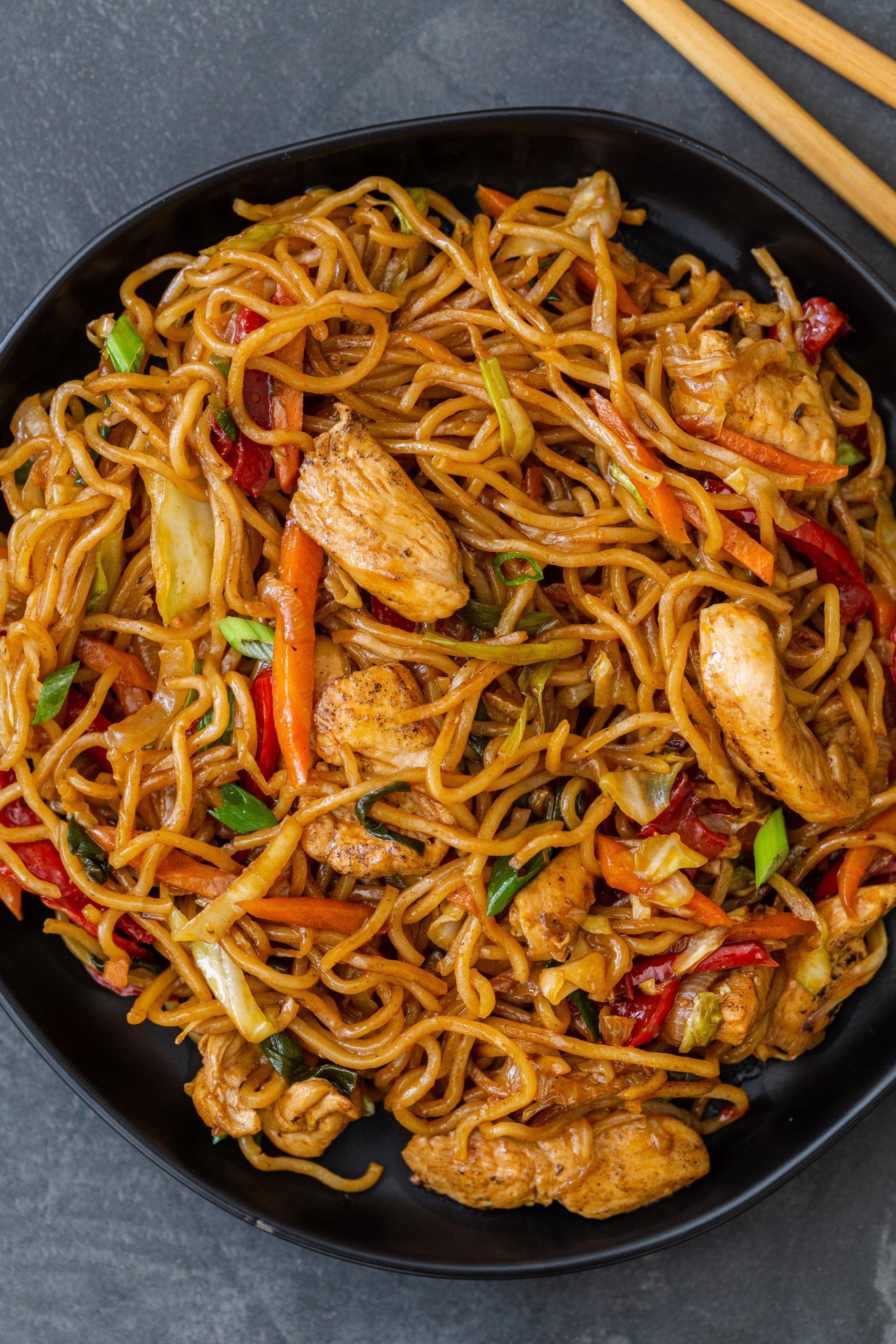 Simple Yakisoba Noodles Recipe - Momsdish