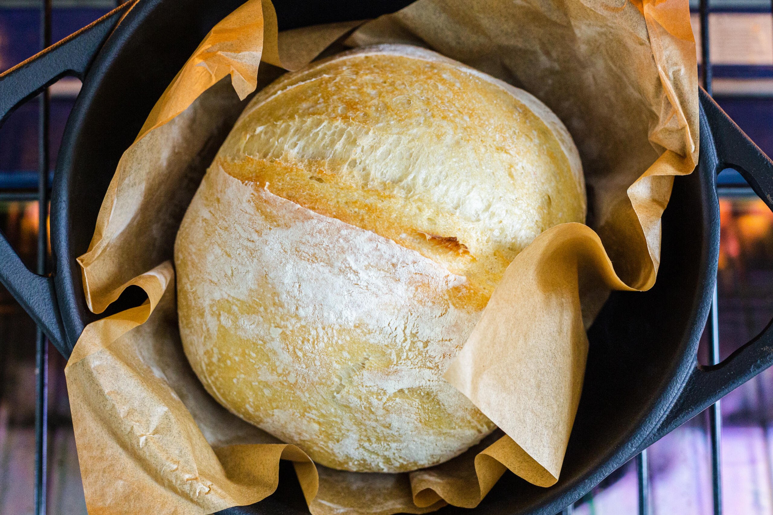 Easy Dutch Oven No Knead Bread (Video) - Momsdish