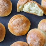 Baked cottage cheese buns