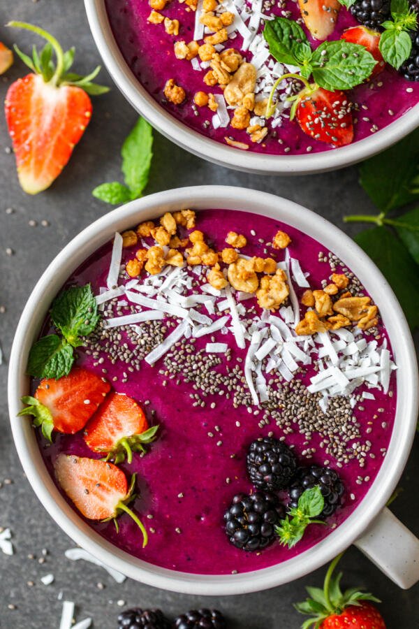 Acai with fruits and granola