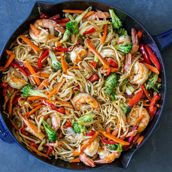 Shrimp Lo mein in a pan