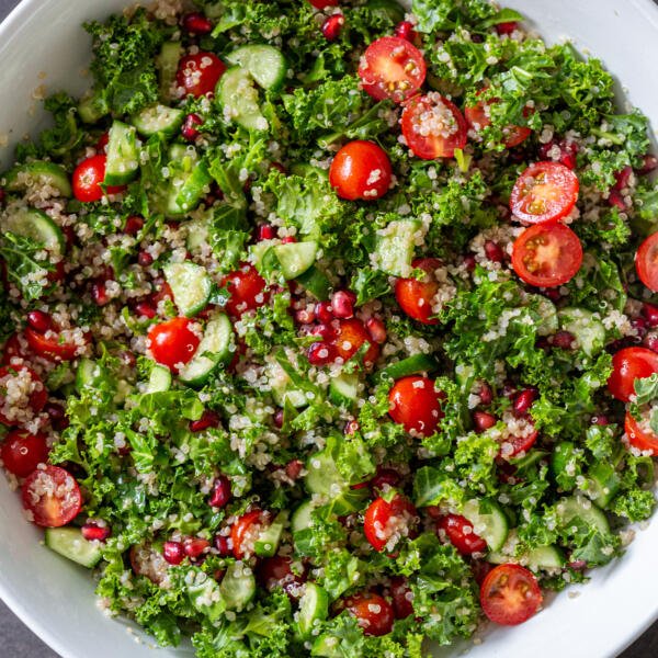 https://cdn.momsdish.com/wp-content/uploads/2020/10/Kale-Quinoa-Salad-05-600x600.jpg