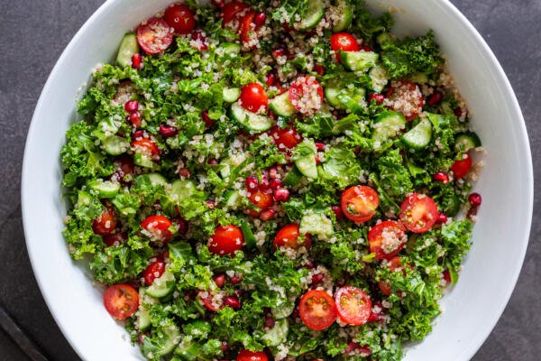 Kale Quinoa Salad (Only 15 Minutes) - Momsdish