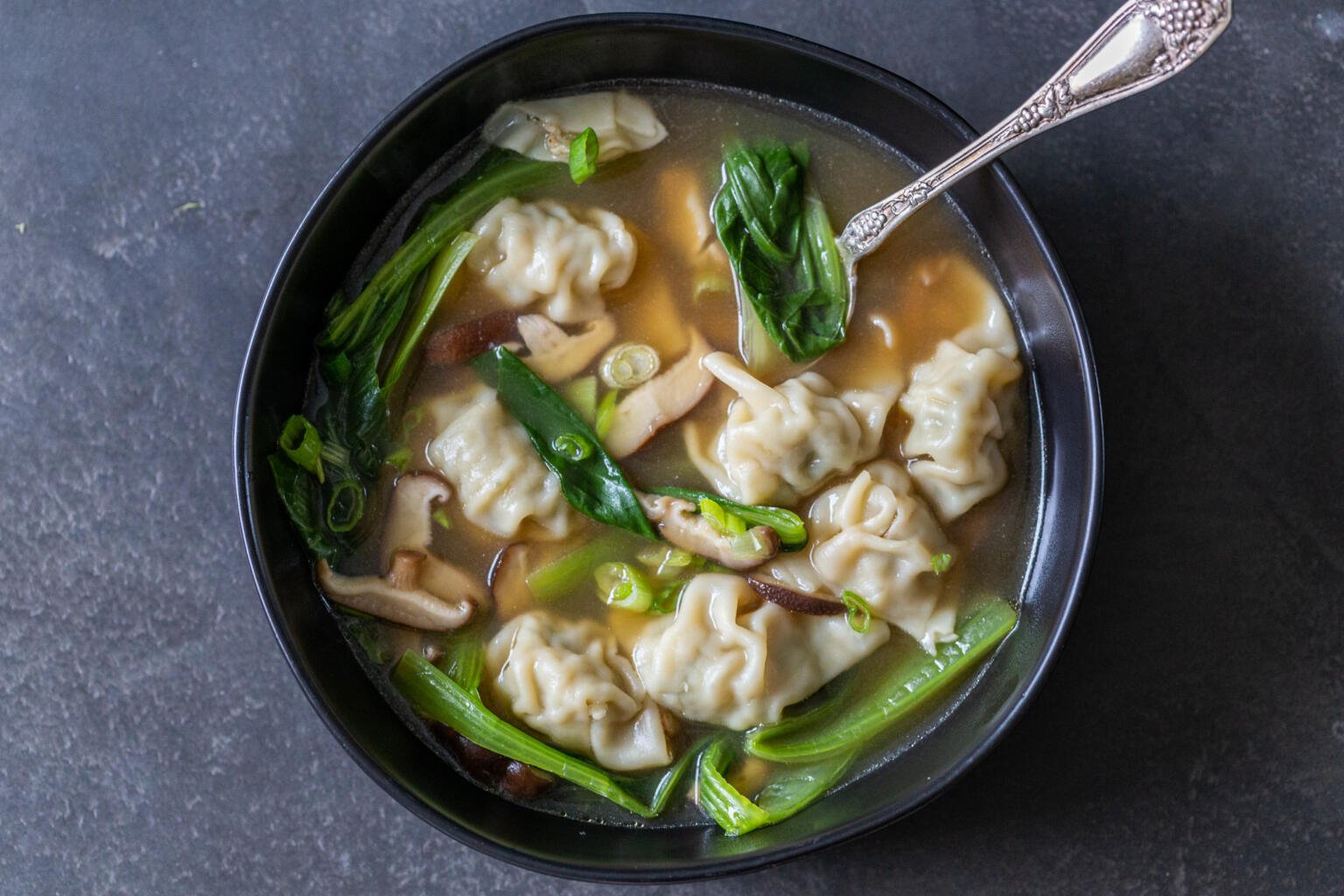 Quick & Easy Wonton Soup Recipe - Momsdish