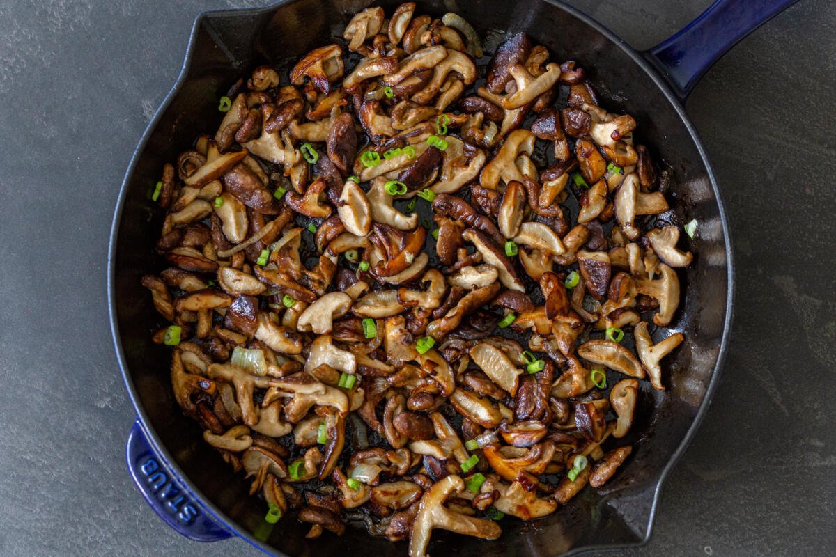 shiitake-mushrooms-recipe-quick-easy-momsdish